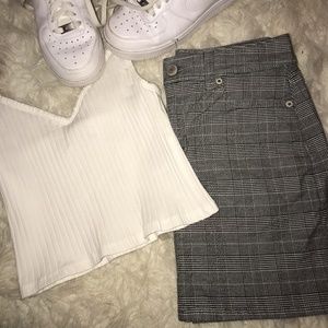 American Eagle plaid grey skirt (super stretch)